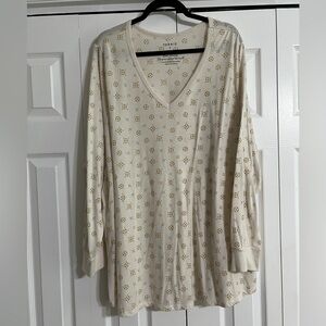 Torrid Cream and Gold Patterned Long Sleeve Top